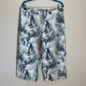 Chicos 100% Linen Palm Tropical Print Capri Shorts